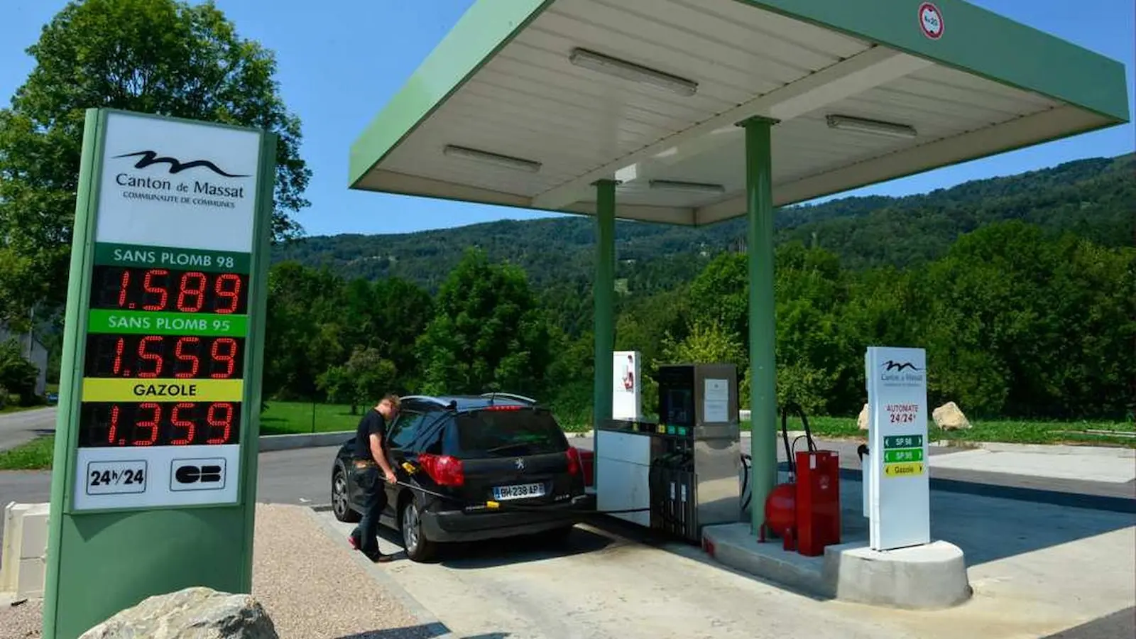 Prix du carburant en hausse sur totem de station service