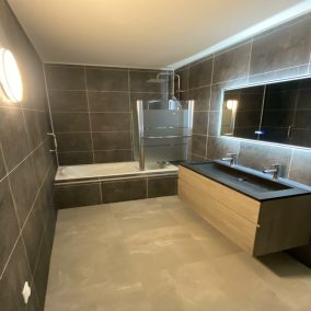 Rénovation ciblée cuisine ou salle d’eau à bon retour sur investissement.