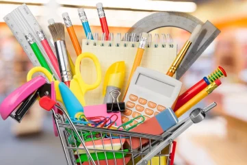 Liste de rentrée avec fournitures étiquetées