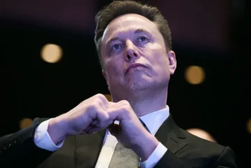 Elon Musk, dont la fortune est annoncée au-delà des 800 milliards après le rapprochement entre SpaceX et xAI.